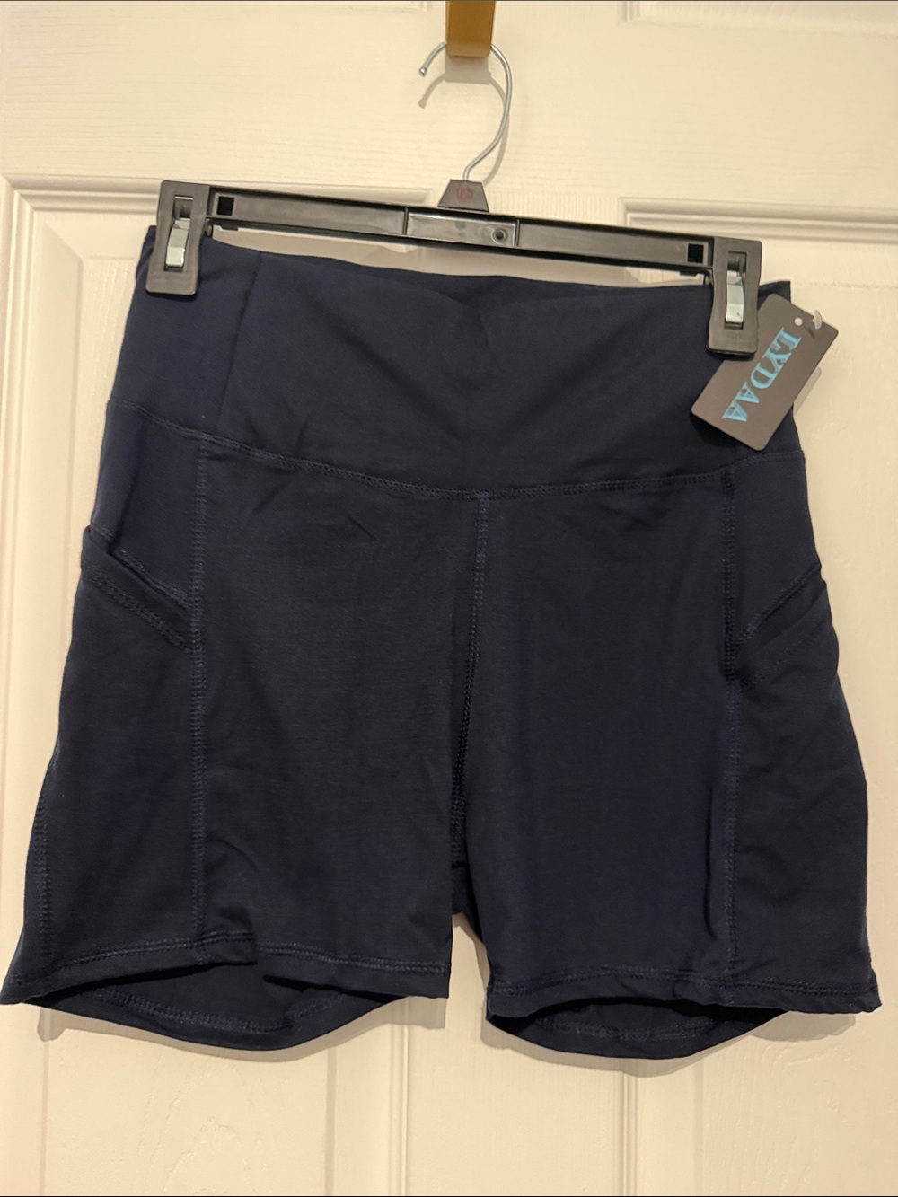 NWT High-Waist Navy Biker Women’s Active Shorts. Size Large.